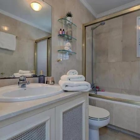 Apartment Aloha Gardens In Puerto Banus Marbella