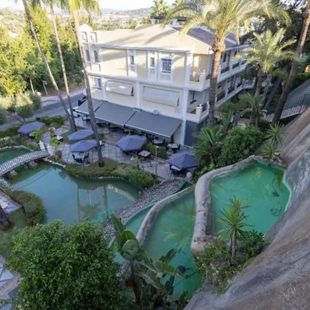 Aloha Gardens In Puerto Banus Apartment